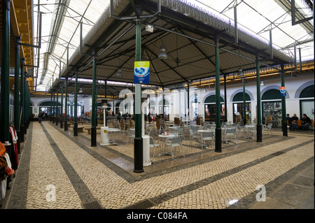 Marché d'antiquités hall, Tavira, Algarve, Portugal, Europe Banque D'Images