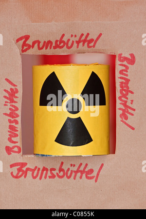 Campagne d'affichage contre les centrales nucléaires en Allemagne, ici, c'est la centrale nucléaire de Brunsbuettel, Greenpeace Banque D'Images