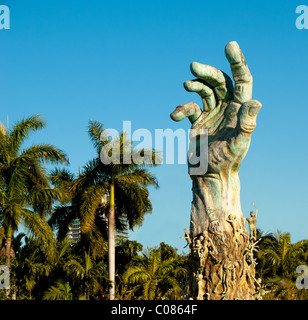 La sculpture de l'amour et l'angoisse, l'élément central du mémorial de l'holocauste juif, par Kenneth Treister, Miami Beach, Floride Banque D'Images