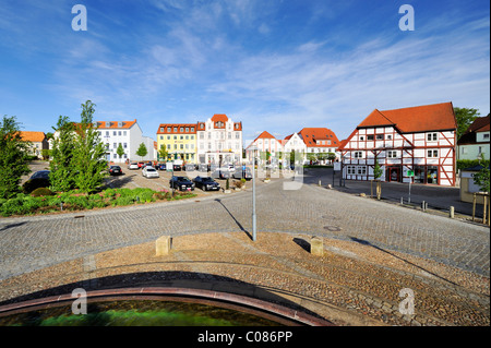 Place du marché, centre ville de Bergen, sur l'île de Rügen, Rügen, Mecklembourg-Poméranie-Occidentale, Allemagne, Europe Banque D'Images