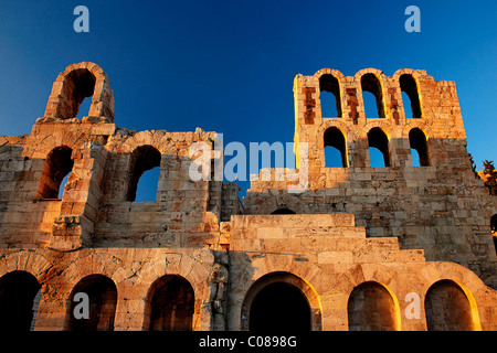 La façade de l'odéon d'Hérode Atticus (ou 'Herodeum' ou 'Hérodion') sur le versant sud de l'Acropole, Athènes, Grèce Banque D'Images