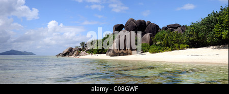 La Digue, Seychelles, vue panoramique sur Anse Source d'argent : l'une des plus belles plages du monde Banque D'Images