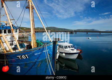 Pont à Valentia Island et Port de pêche de Portmagee sur l'anneau de Kerry, comté de Kerry, Irlande Banque D'Images