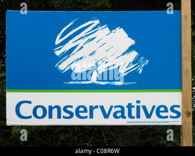 Conservateurs enseigne à l'extérieur chambre lors de l'élection générale de mai 2010 Angleterre Banque D'Images