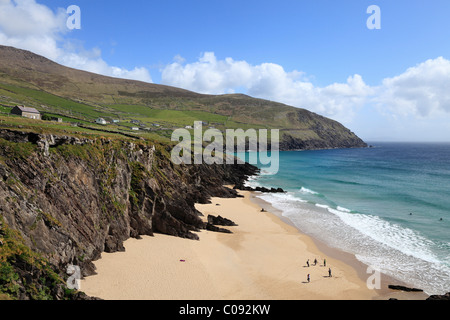 Plage à Dunmore Head Slea Head, à l'arrière, péninsule de Dingle, comté de Kerry, Ireland, British Isles, Europe Banque D'Images