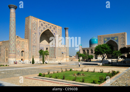 La place du Registan à Samarcande, UNESCO World Heritage Site, Route de la soie, l'Ouzbékistan, en Asie centrale Banque D'Images