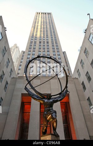 Statue d'atlas, Rockefeller Center de Manhattan, New York City, New York, USA Banque D'Images