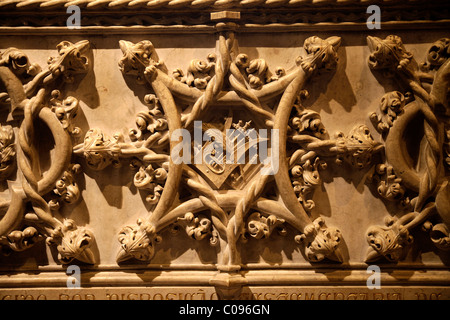 Détails sur la tombe du poète national portugais Luís Vaz de Camões, l'église du monastère de Santa Maria, monastère de Jérôme Banque D'Images