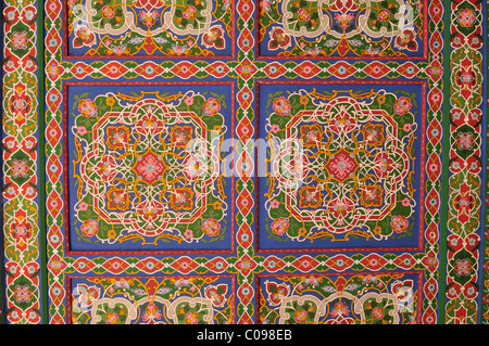 Plafond peint à l'Emir Khudayar Khan Palace, Kokand, Khoqand, Fergana, Route de la soie, l'Ouzbékistan, en Asie centrale Banque D'Images
