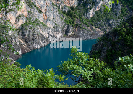 Modro jezero, Blue Lake, Imotski, comté de Split-Dalmatie, Italy, Europe Banque D'Images