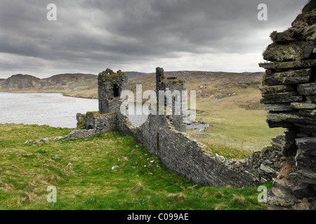 Ruines du château, Château Trois Head, Mizen Head Peninsula, West Cork, Republic of Ireland, British Isles, Europe Banque D'Images