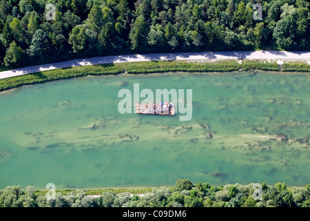 Vue aérienne, du rafting sur la rivière Isar, ici dans le chenal nord de la traite weir, Bavaria, Germany, Europe Banque D'Images