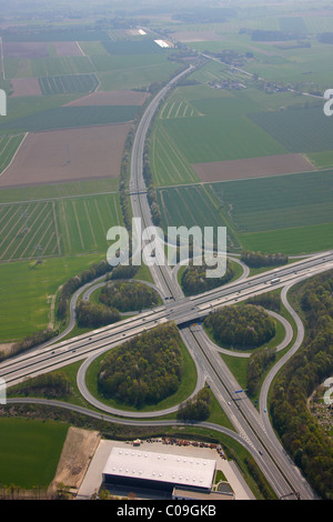 Vue aérienne, l'interchange Unna, A44 et l'autoroute A1, l'Equestrian Reiterhof Niedermassen, Unna, région de la Ruhr Banque D'Images