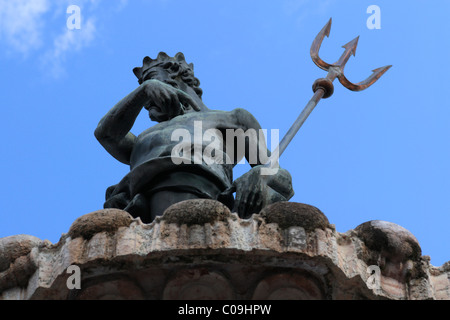 Détail, fontaine de Neptune, Piazza del Duomo Square, Trento, Trentino-Alto Adige, Italie, Europe Banque D'Images