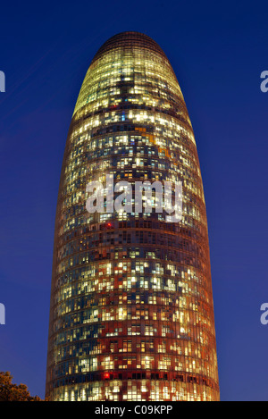 Photo de nuit, Torre Agbar office tower, Barcelone, Catalogne, Espagne, Europe Banque D'Images