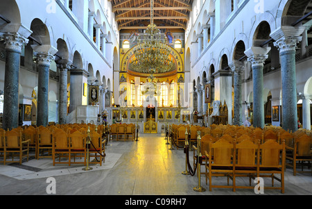 L'intérieur, la nef de l'église de Saint Demetrius ou Hagios Demetrio, Thessalonique, Chalcidique, Macédoine, Grèce, Europe Banque D'Images