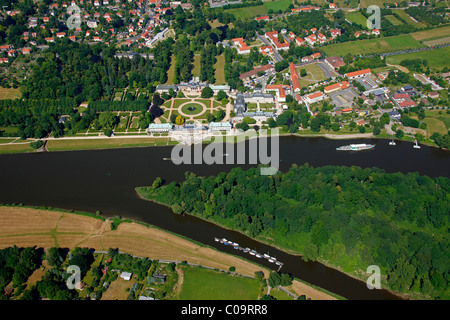 Vue aérienne, le château Le château de Pillnitz, jardin baroque, l'Elbe, Dresde, Saxe, Allemagne, Europe Banque D'Images