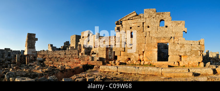 Ruine à byzantin le site archéologique de Serjilla, villes mortes, en Syrie, au Moyen-Orient, en Asie de l'Ouest Banque D'Images