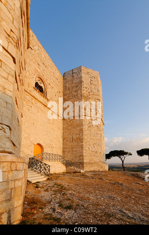 Castel del Monte, construit par l'empereur Frédéric II de Hohenstaufen, UNESCO World Heritage Site, Pouilles, Pouilles, Italie Banque D'Images