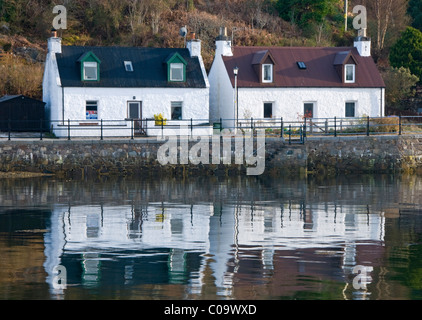 Vieux Crofters Cottages, Kyleakin Harbour, île de Skye, Hébrides intérieures, Ecosse, Royaume-Uni Banque D'Images