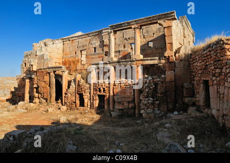 Ruine à byzantin le site archéologique de Serjilla, villes mortes, en Syrie, au Moyen-Orient, en Asie de l'Ouest Banque D'Images