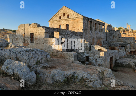 Ruine à byzantin le site archéologique de Serjilla, villes mortes, en Syrie, au Moyen-Orient, en Asie de l'Ouest Banque D'Images