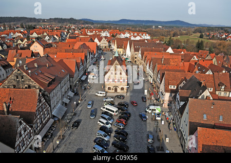 Vue depuis la tour de l'église Johanniskirche sur la place du marché avec l'ancien hôtel de ville, à l'arrière l'Hersbrucker Banque D'Images