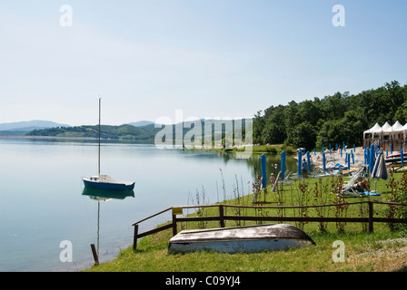 Lac de Bilancino, le Mugello, Province de Florence, Toscane, Italie Banque D'Images