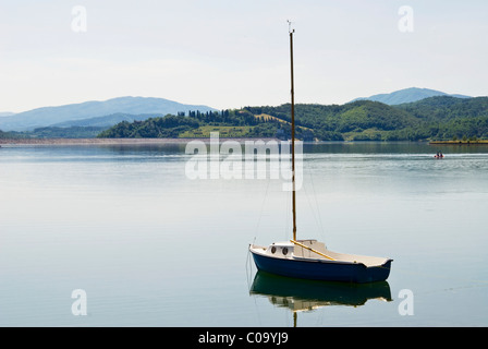 Lac de Bilancino, le Mugello, Province de Florence, Toscane, Italie Banque D'Images