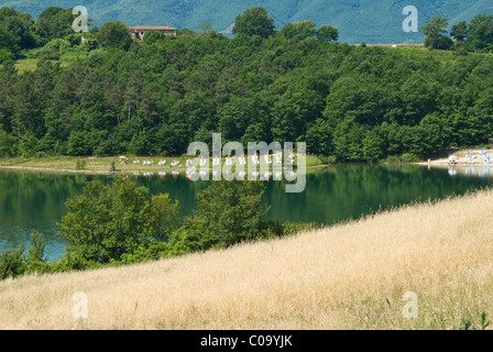 Lac de Bilancino, le Mugello, Province de Florence, Toscane, Italie Banque D'Images