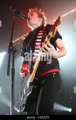 Deryck Whibley, Sum 41 effectuant à la Manchester Academy Manchester, Angleterre - 26.02.08 Banque D'Images