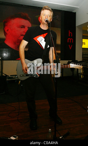 Billy Bragg effectue chez HMV sur Oxford Street London, England - 07.03.08 Banque D'Images