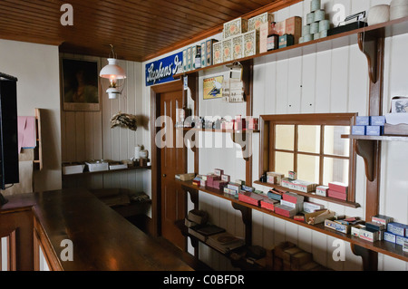 À l'intérieur d'un vieux magasin de fournitures à partir du début du xxe siècle Banque D'Images