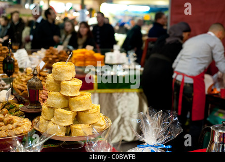 Paris, France - Stand vendant des sucreries marocaines Banque D'Images