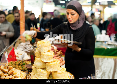 Paris, France - Stand vendant des sucreries marocaines Banque D'Images