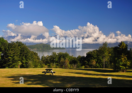 Le lac Manapouri, Fiordland National Park, région de Southland, île du Sud, Nouvelle-Zélande Banque D'Images