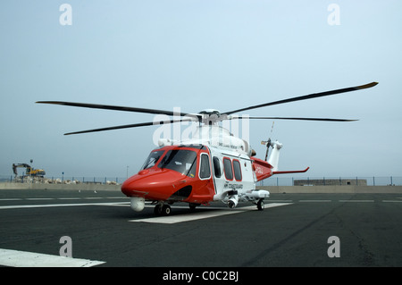 Augusta Westland AW 139 utilisé pour les hélicoptères de recherche et de sauvetage par HM Coastguard à Portland. Banque D'Images