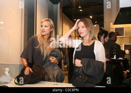 Nina-Friederike Gnaedig, Laura Oswald Strellson Flagship store ouverture à Muenzstrasse Berlin, Allemagne - 03.04.08 Banque D'Images