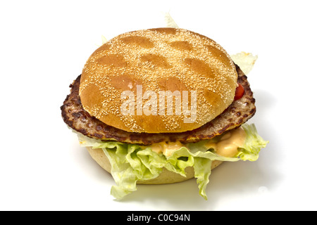 Délicieux hamburger isolé sur fond blanc Banque D'Images