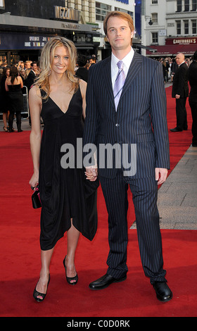 Réalisateur Tom Vaughan et guest UK film premiere de 'ce qui se passe à Vegas...' tenue à Odeon Leicester Square - Londres, des arrivées Banque D'Images