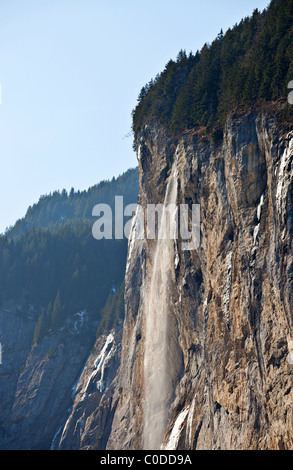 Cascade Staubbach à Lauterbrunnen, Berner Oberland, Suisse Banque D'Images