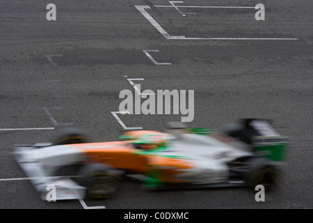 Paul di Resta avec sa Force India dans la deuxième journée du test à Montmeló, en Espagne Banque D'Images