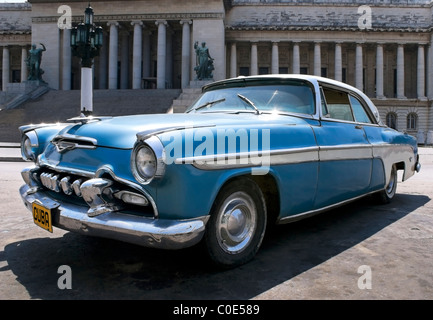 Vieille voiture américaine à La Havane, Cuba. Banque D'Images