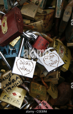 L'amour des verrous sur le pont Milvio à Rome, Italie Banque D'Images