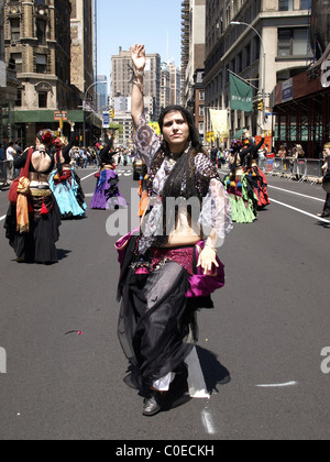 Atmosphère La deuxième édition annuelle de New York City Parade de danse à Broadway. La ville de New York, USA - 17.05.08 Paul / Tina Banque D'Images