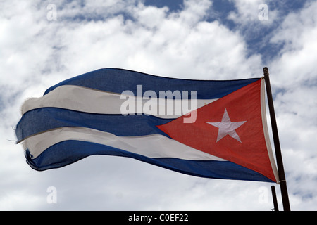 Drapeau cubain au vent. Banque D'Images