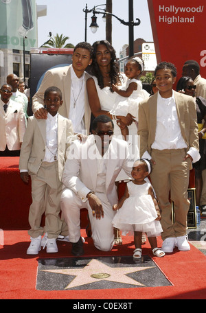 Justin Combs, Quincy Jones Brown Jr., Sean Combs alias P. Diddy, Kim Porter,D'Lila Star Combs, Jesse James Combs, Christian Combs Banque D'Images