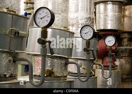 Ligne de gaz sous pression manomètre avec valve Banque D'Images