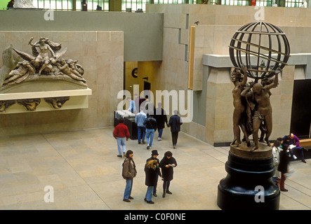 Quatre régions du monde tenant une sphère céleste, Jean Baptiste Carpeaux, Musée d'Orsay, Musée d'Orsay, Paris, France, Europe Banque D'Images