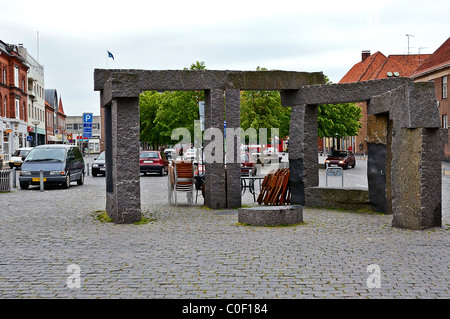 Les plaques de granit disposés de façon à ressembler à une conception ancienne Ronne Bornholm Banque D'Images